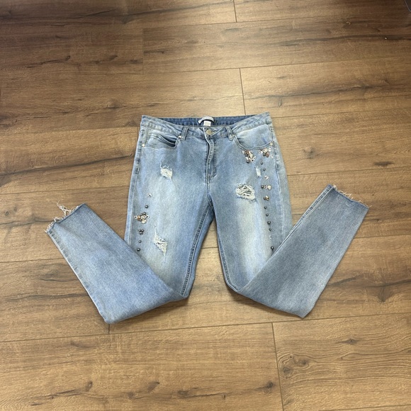 REVAMPED DISTRESSED RHINSTONED BEADED HIGH RISE STRETCHY CROPPED JEANS - Picture 2 of 4